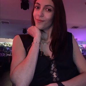 Meet your Posher, Gabriela